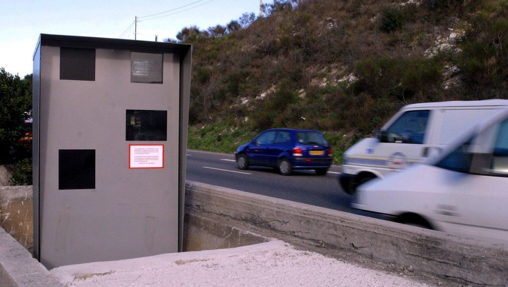 modèle de radar qui ne flash pas dans les deux sens